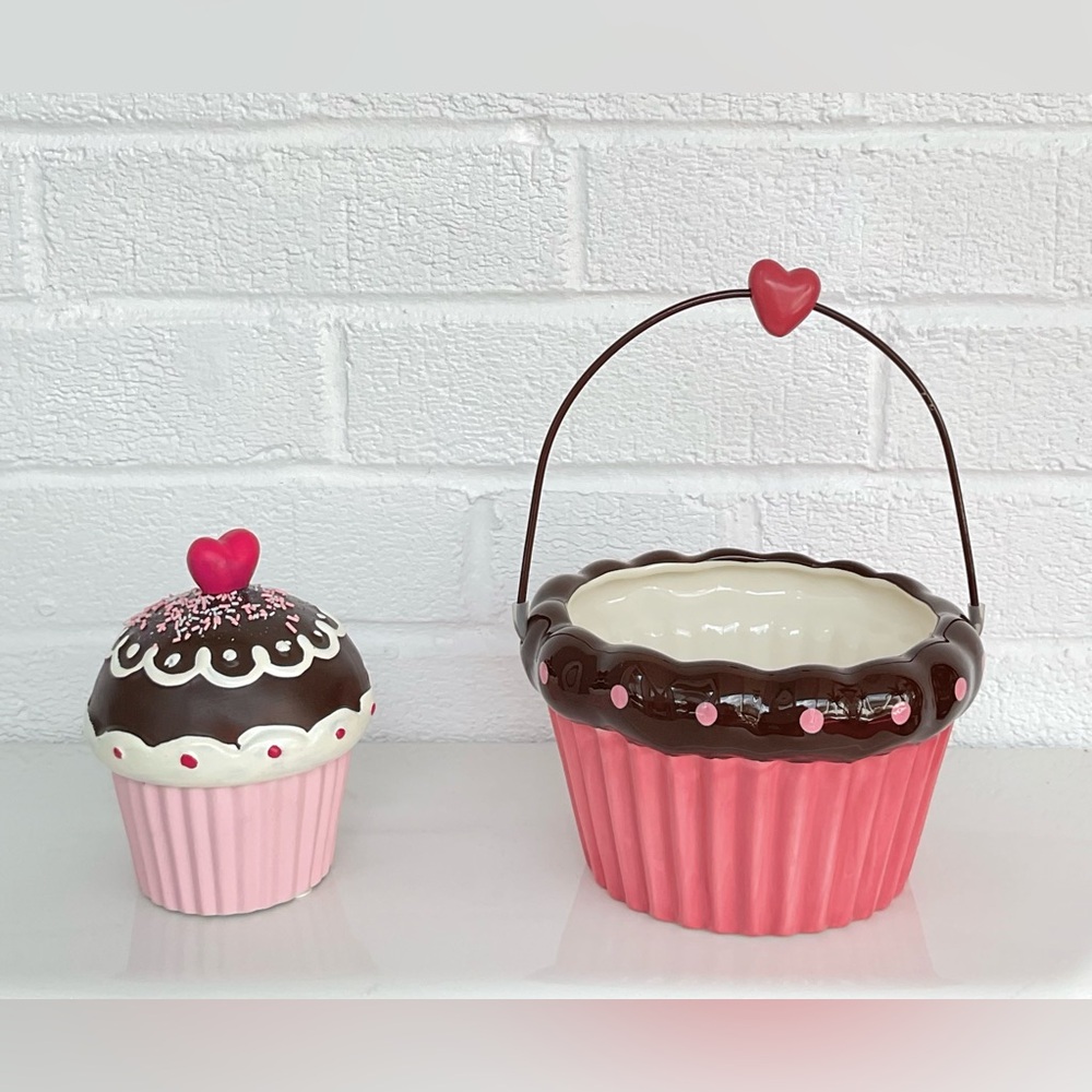 Cupcake Candle & Ceramic Basket with Handle Hearts Pink Brown XOXO Valentine’s